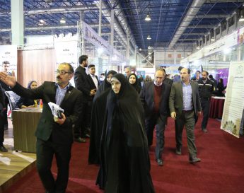 بازدید سرکار خانم رمارم عضو شورای اسلامی شهر مشهد از نمایشگاه “پژوهش و فناوری”